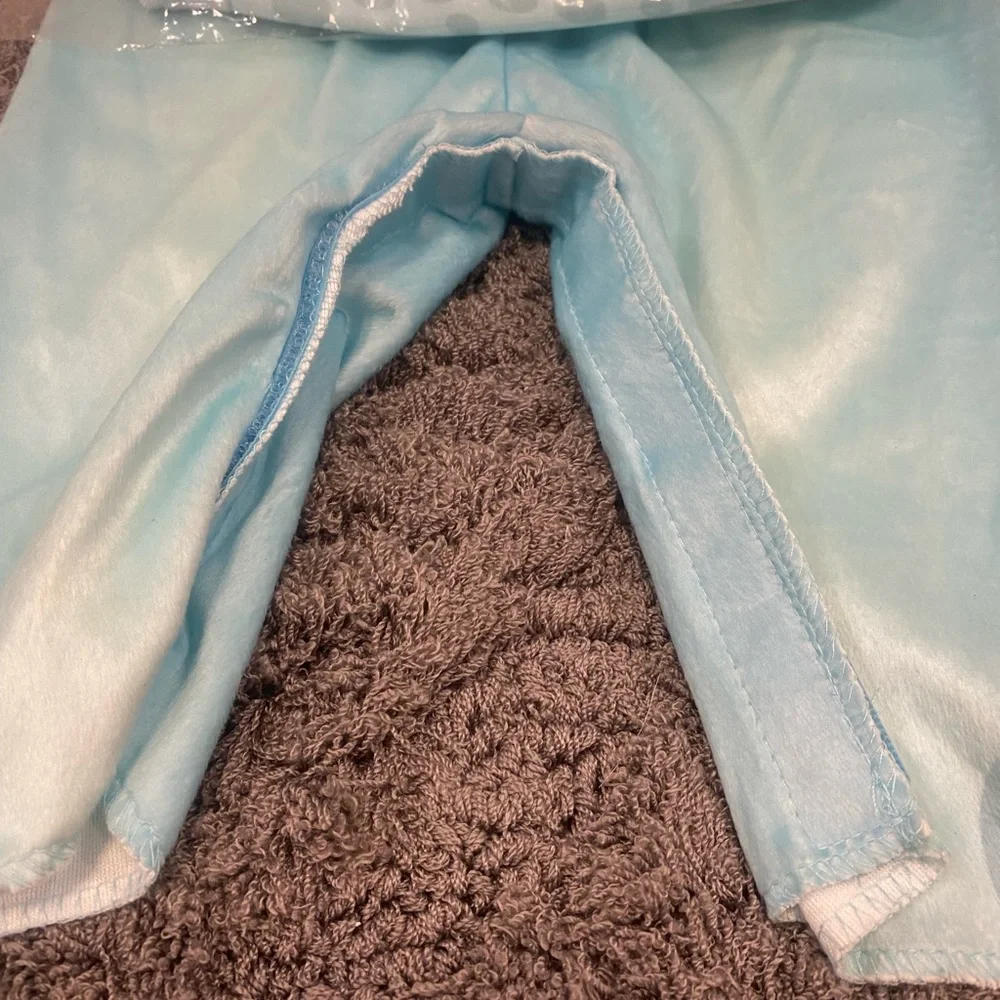 Disguise soft blue